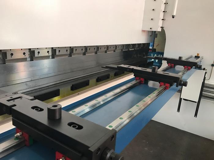 AHYW Yawei金属曲げ指デュアルリニアガイド500T4m PBA cncプレスブレーキ中国工場サプライヤーに移動