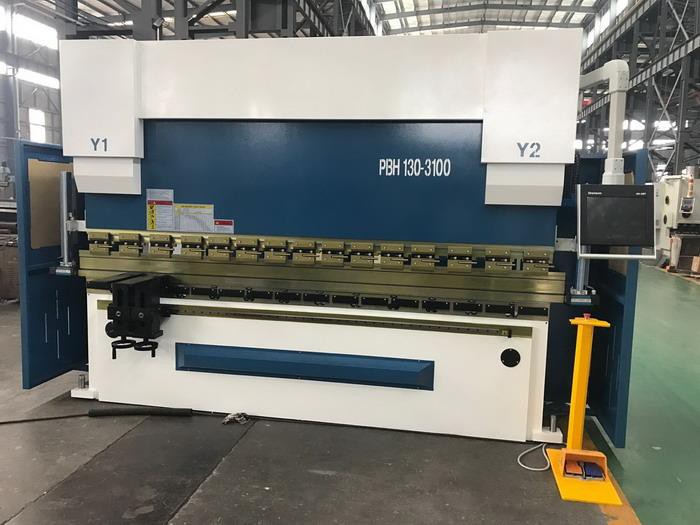 China Yawei made PBH 130T3m  4 axis CNC Press Brake manufacture  DELEM DA58T 2D Touch screen controller